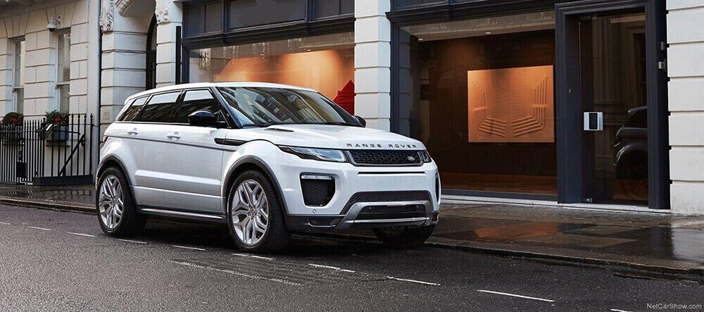 White Range Rover Evoque for model-specific oil service