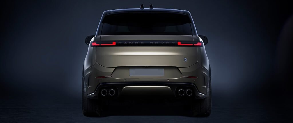 Rear view of a Range Rover Sport with its tailgate closed